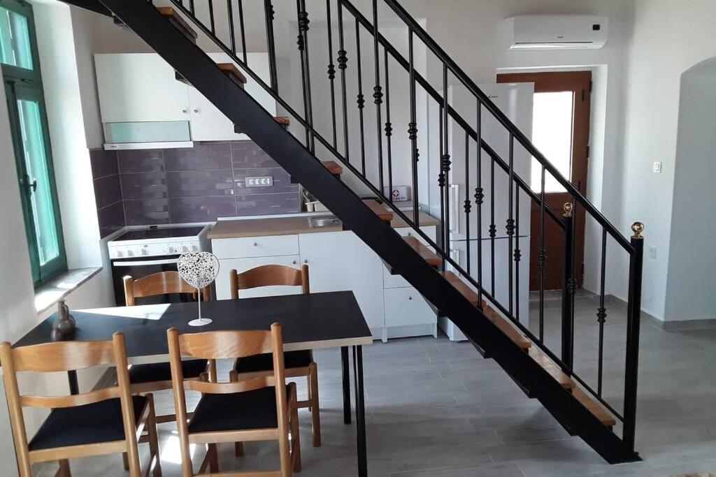 Giorgina'S House Apartment ซีมี ภายนอก รูปภาพ